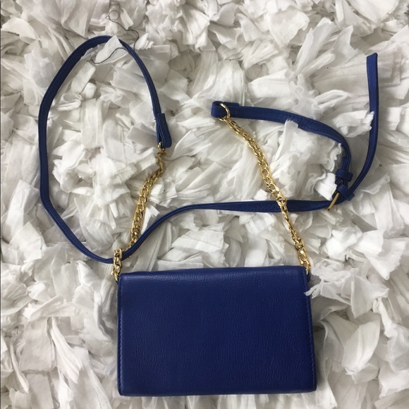 Crossbody Smartphone Wallet - Picture 2 of 7